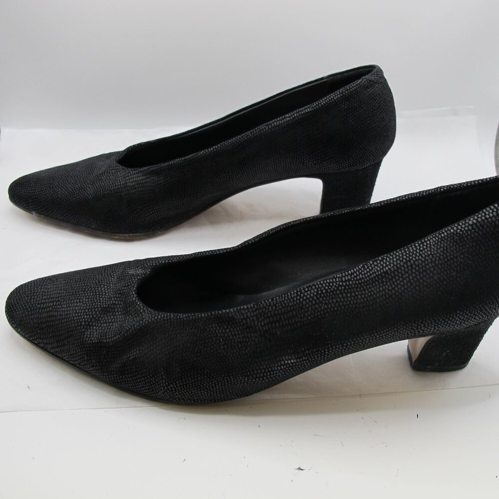 Sesto Meucci black 2 inch heels with lizard pattern  8.5N